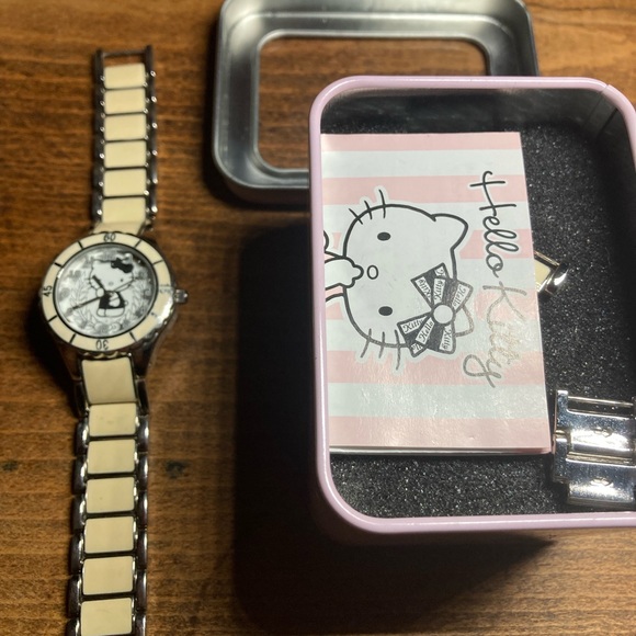 Hello Kitty Watch - Picture 4 of 7